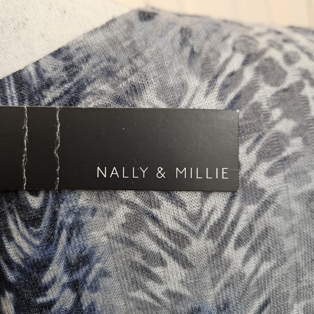 Nally & Millie Blue Mixed Animal Print Knit Top – Size L/XL NWT - Picture 10 of 13